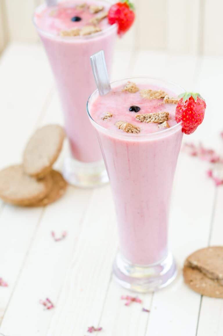 Strawberry Ginger Snap Smoothie: A Fusion of Flavors 9 Strawberry Ginger Snap Smoothie: A Fusion of Flavors